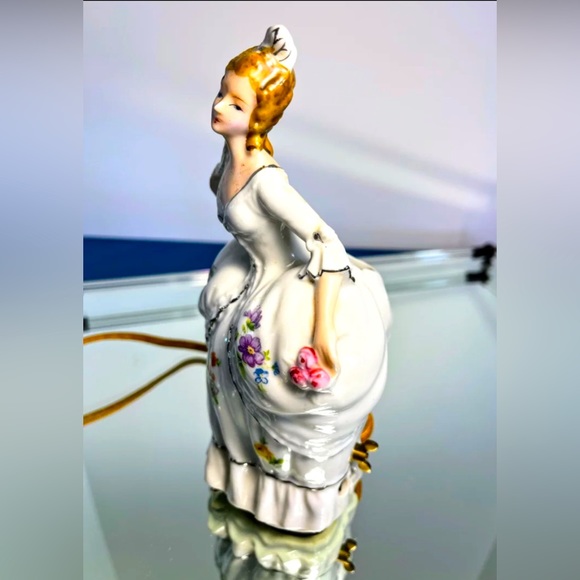 Victorian Style 1950s Era German Boudoir Perfume Lamp - Picture 4 of 12